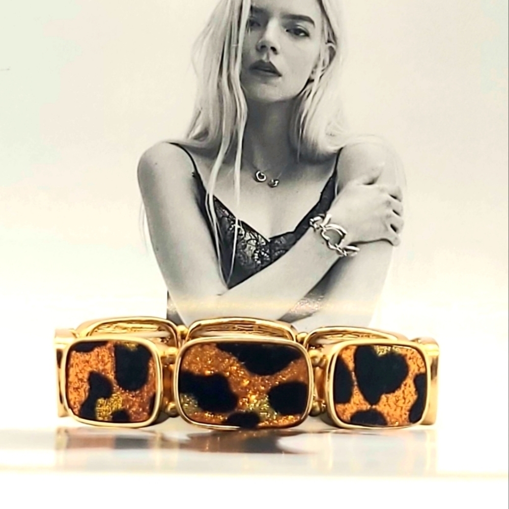 NWT Leopard Print Design Shimmer Gold Statement Bracelet